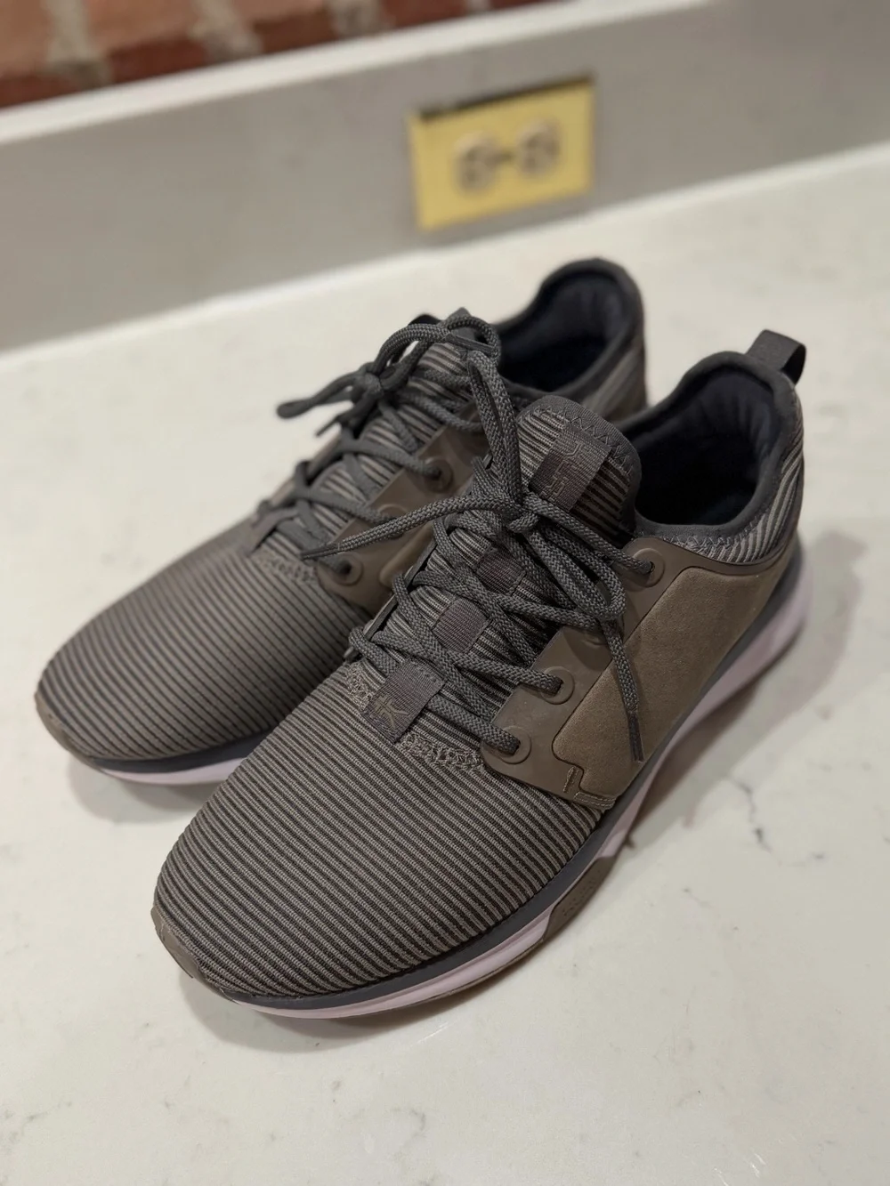 KURU Men's Gray Knit Athletic Sneakers